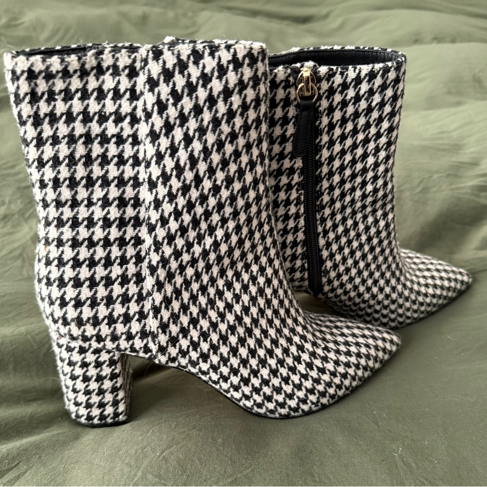 Express Black and White Houndstooth Ankle Boots